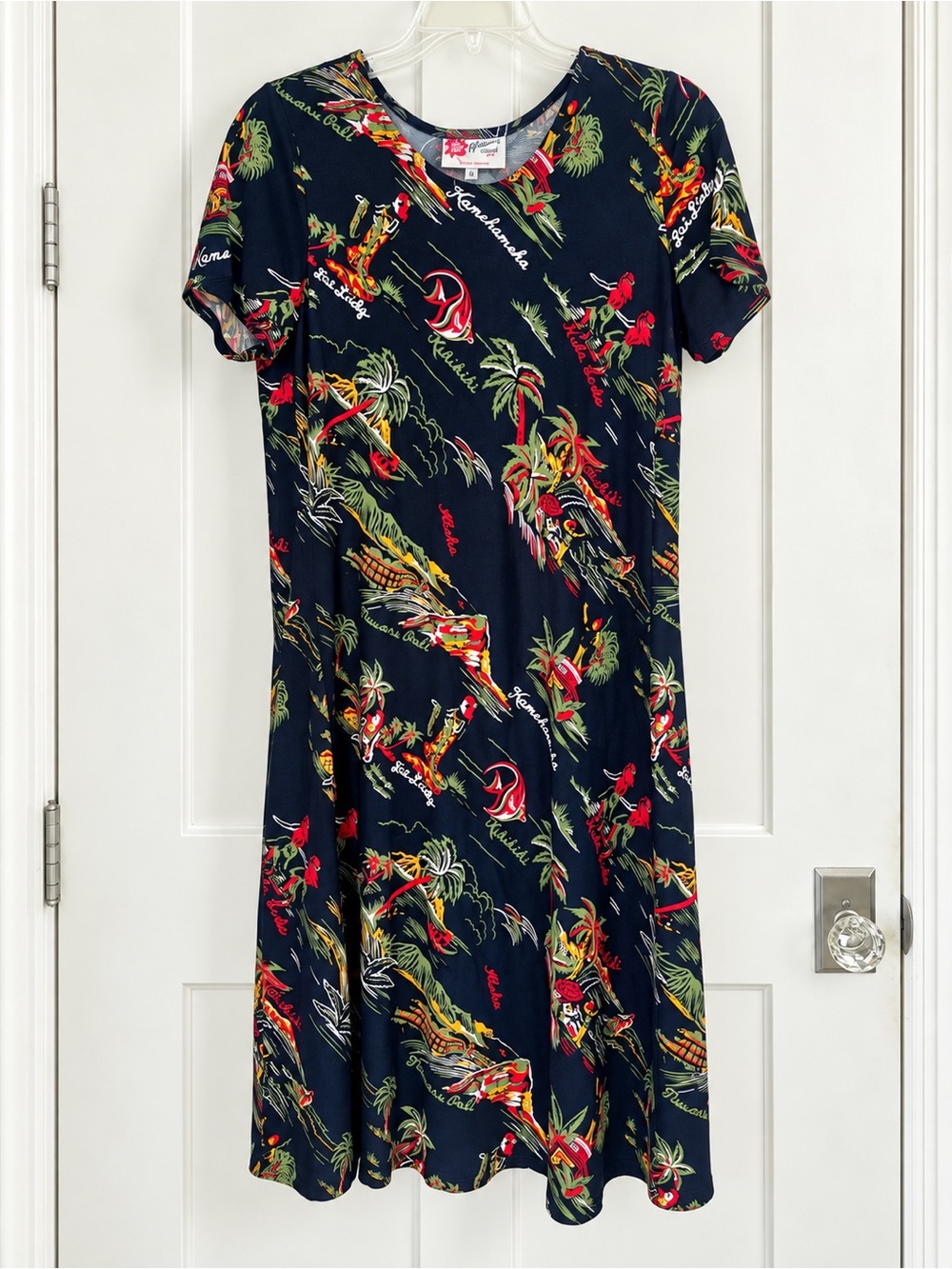 Vintage Hilo Hattie Hawaiian Dress M Made in Hawaii Black Tropical Aloha Midi